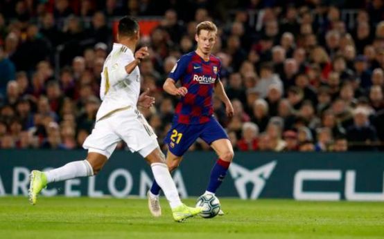 中国最被低估的足球中场,                    原创            德容：巴萨最被低估的王牌中场                                    （中国最可惜的足球运动员）