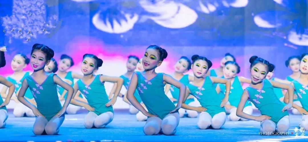 世界上最火的小孩子舞蹈适合小孩跳的女团舞