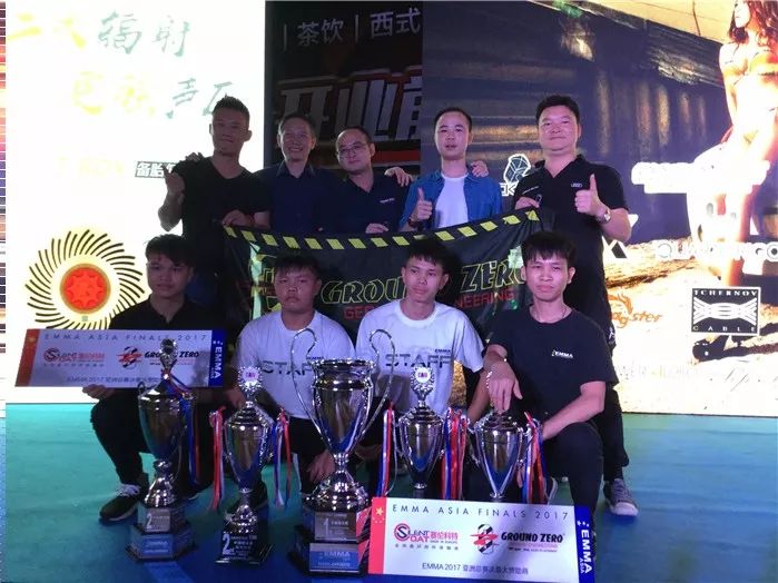 看看和世界级大腕的合影就知道了，最后一张最厉害！成龙到底有多牛？（世界上最美的地方情侣）