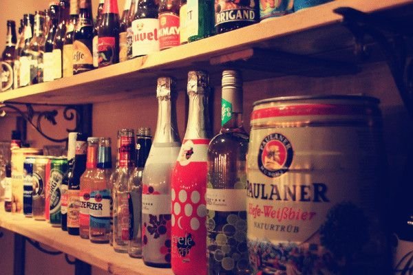 世界上最黄的酒电视剧中那些洋酒颜色是黄色的，是什么酒